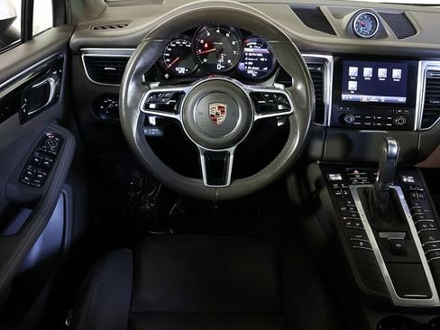 Used 2017 Porsche Macan AWD/4WD image 3