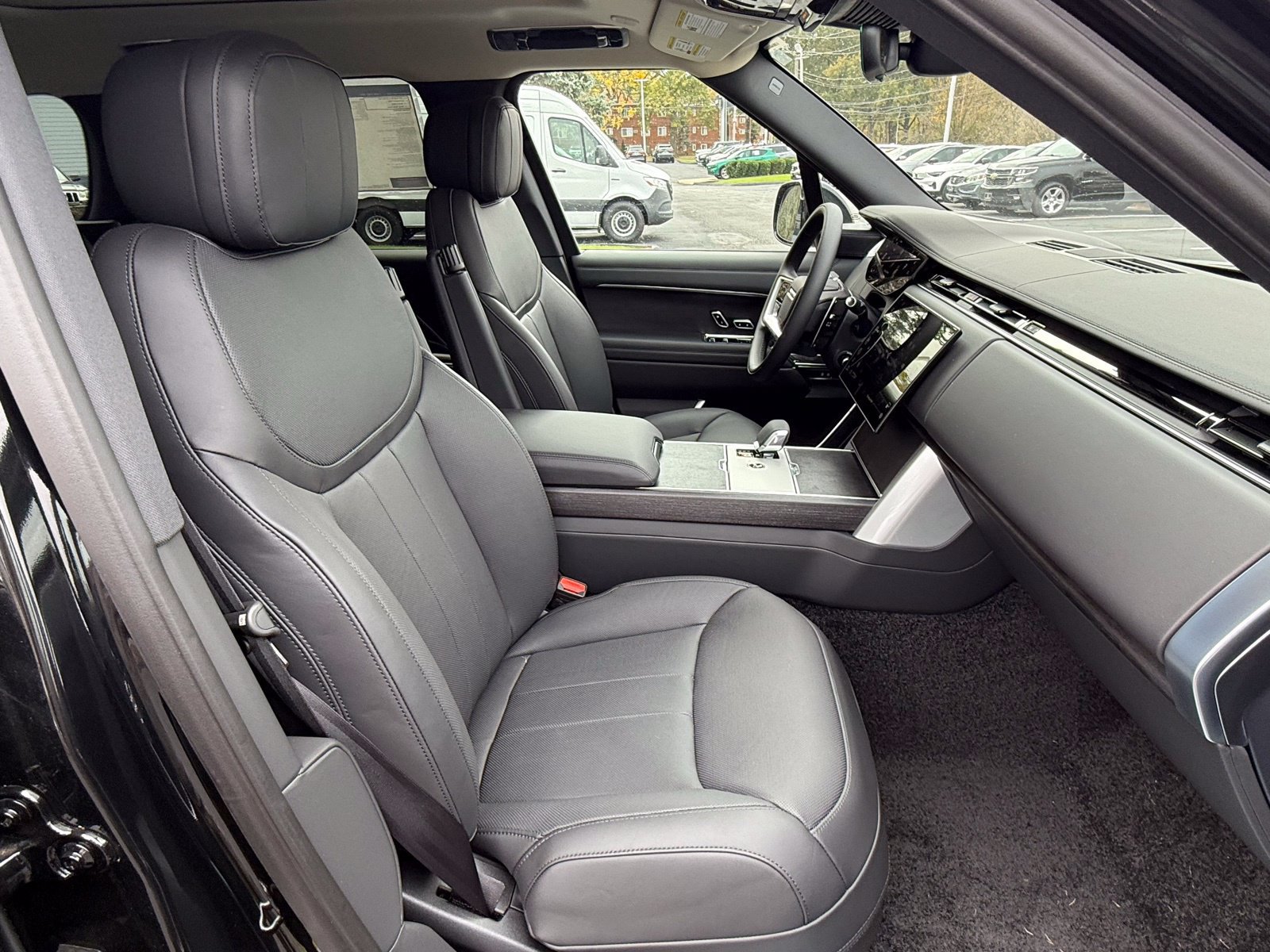 New 2025 Land Rover Range Rover SE AWD/4WD image 21