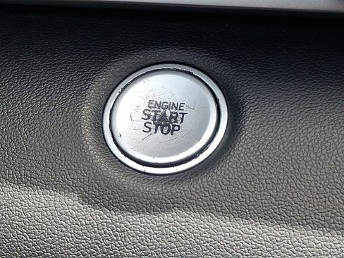 Used 2021 Hyundai Elantra SEL FWD image 19