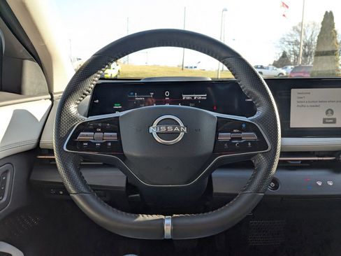 Used 2023 Nissan Ariya AWD image 14