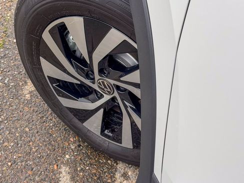 New 2026 Volkswagen Tiguan S image 10