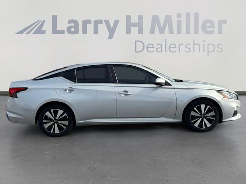 Used 2021 Nissan Altima 2.5 SV image 6