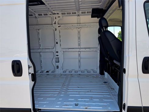 New 2025 RAM ProMaster 3500 w/ Quick Order Package 22H SLT+ FWD image 8