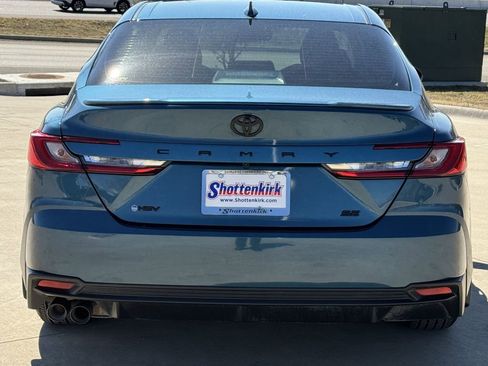 Used 2026 Toyota Camry SE w/ Convenience Package image 5
