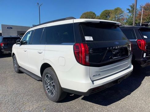 New 2025 Ford Expedition Active image 20