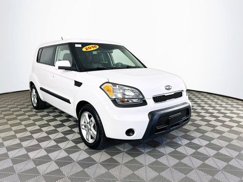 Used 2010 Kia Soul + FWD image 3
