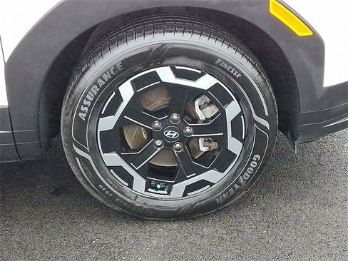 Used 2025 Hyundai Santa Fe SE image 9