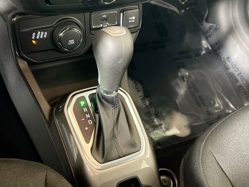 Used 2022 Jeep Renegade Latitude image 16