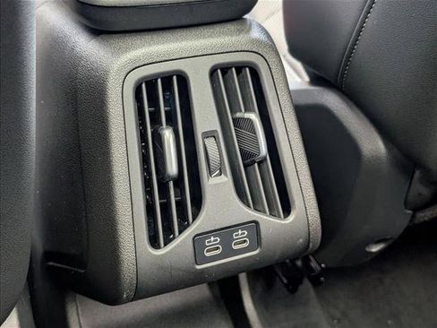 Used 2025 BMW X1 xDrive28i w/ Technology Package image 18