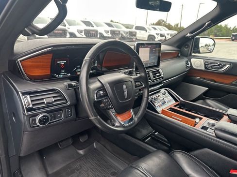 Used 2019 Lincoln Navigator L Reserve image 26