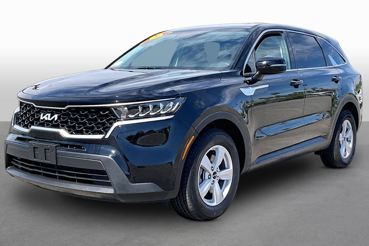 Used 2022 Kia Sorento LX FWD image 1