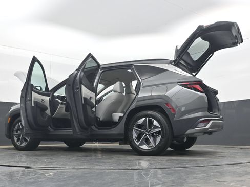 Used 2025 Hyundai Tucson SEL FWD image 44