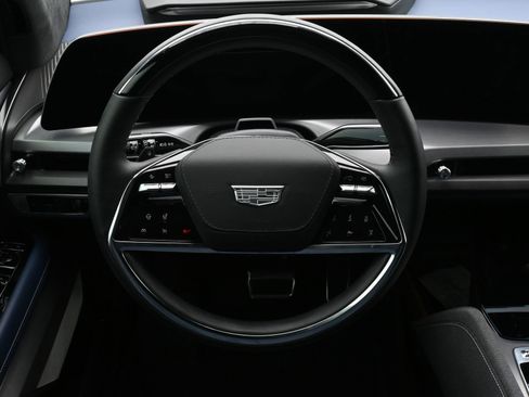 Used 2026 Cadillac Vistiq Premium Luxury w/ LPO, Floor Liner Package AWD/4WD image 10