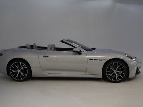 New 2026 Maserati GranCabrio Modena image 8