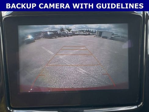 Used 2019 Chevrolet Traverse LT FWD image 2