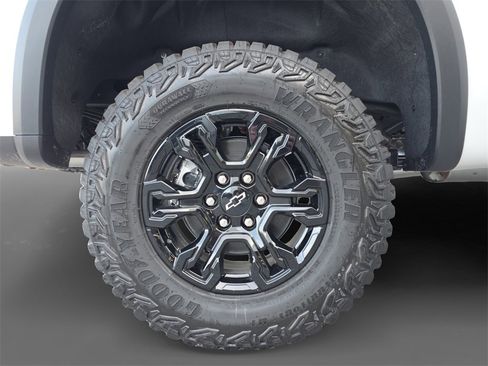 New 2026 Chevrolet Silverado 1500 ZR2 image 10