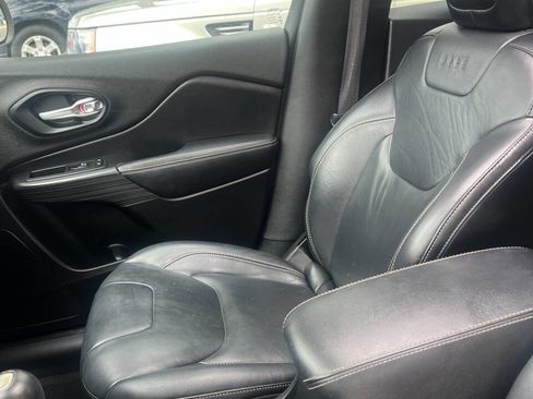 Used 2015 Jeep Cherokee Limited image 16
