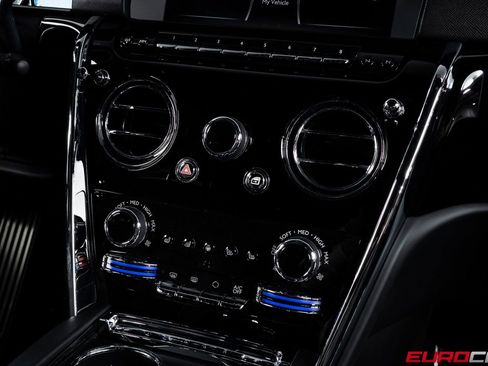 Used 2024 Rolls-Royce Cullinan AWD/4WD image 31