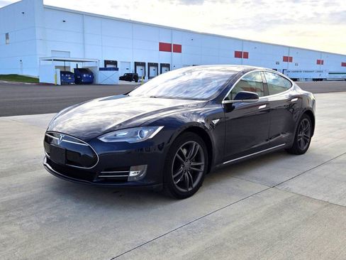 Used 2013 Tesla Model S 85 image 1