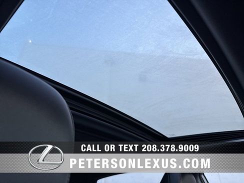 Used 2022 Toyota Avalon XSE image 13