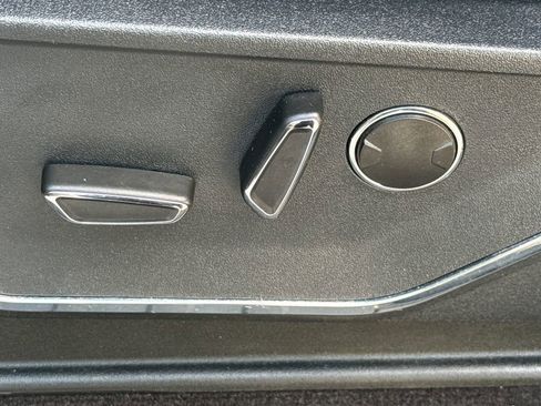 Used 2022 Ford F150 Lariat w/ Equipment Group 502A High image 28