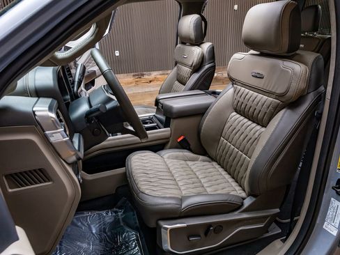 Used 2026 Ford F450 Platinum w/ Platinum Plus Package image 30