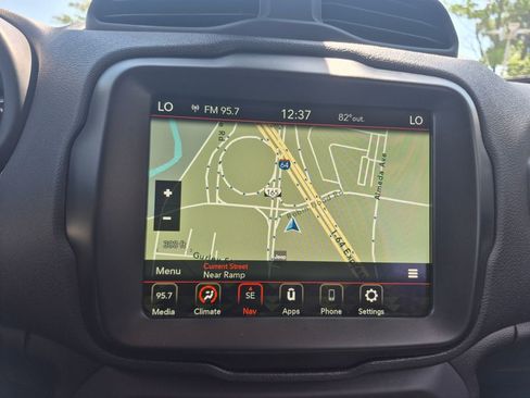 Used 2023 Jeep Renegade Latitude image 18