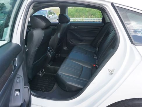 Used 2018 Honda Accord Touring image 15