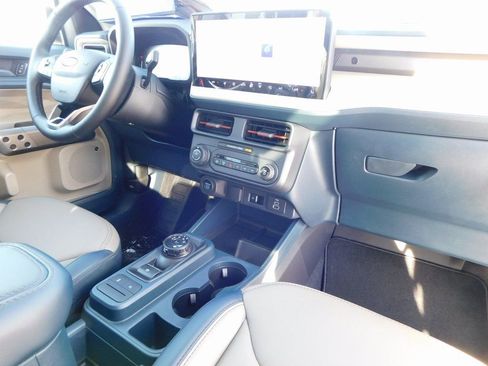 New 2026 Ford Maverick Lariat image 21