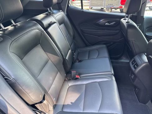 Used 2024 GMC Terrain SLT image 28
