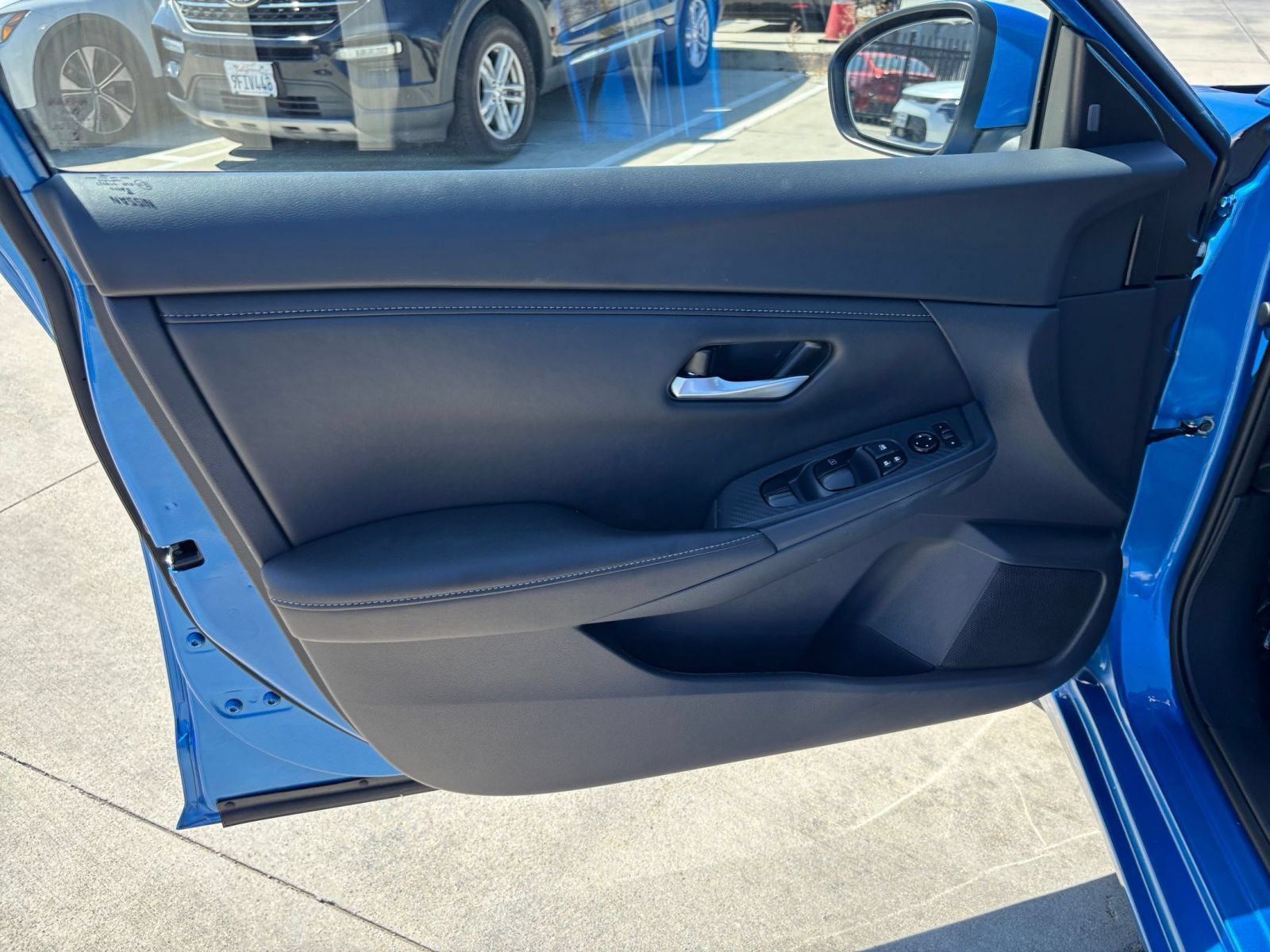 Used 2025 Nissan Sentra SV FWD image 18