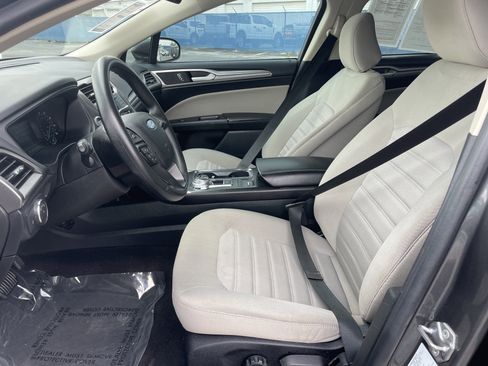 Used 2020 Ford Fusion S image 11