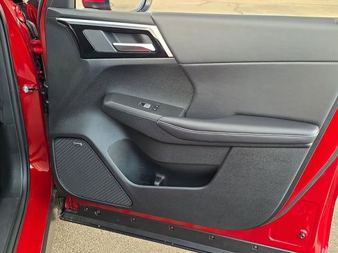 New 2026 Mitsubishi Outlander SE image 32