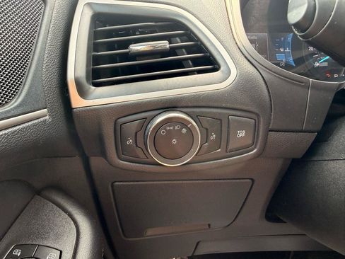 Used 2024 Ford Edge SEL AWD/4WD image 17