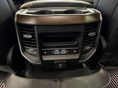 Used 2022 RAM 1500 Laramie AWD/4WD image 21