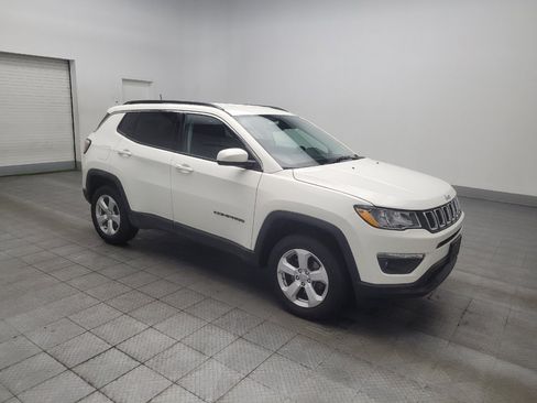 Used 2018 Jeep Compass Latitude w/ Cold Weather Group AWD/4WD image 11