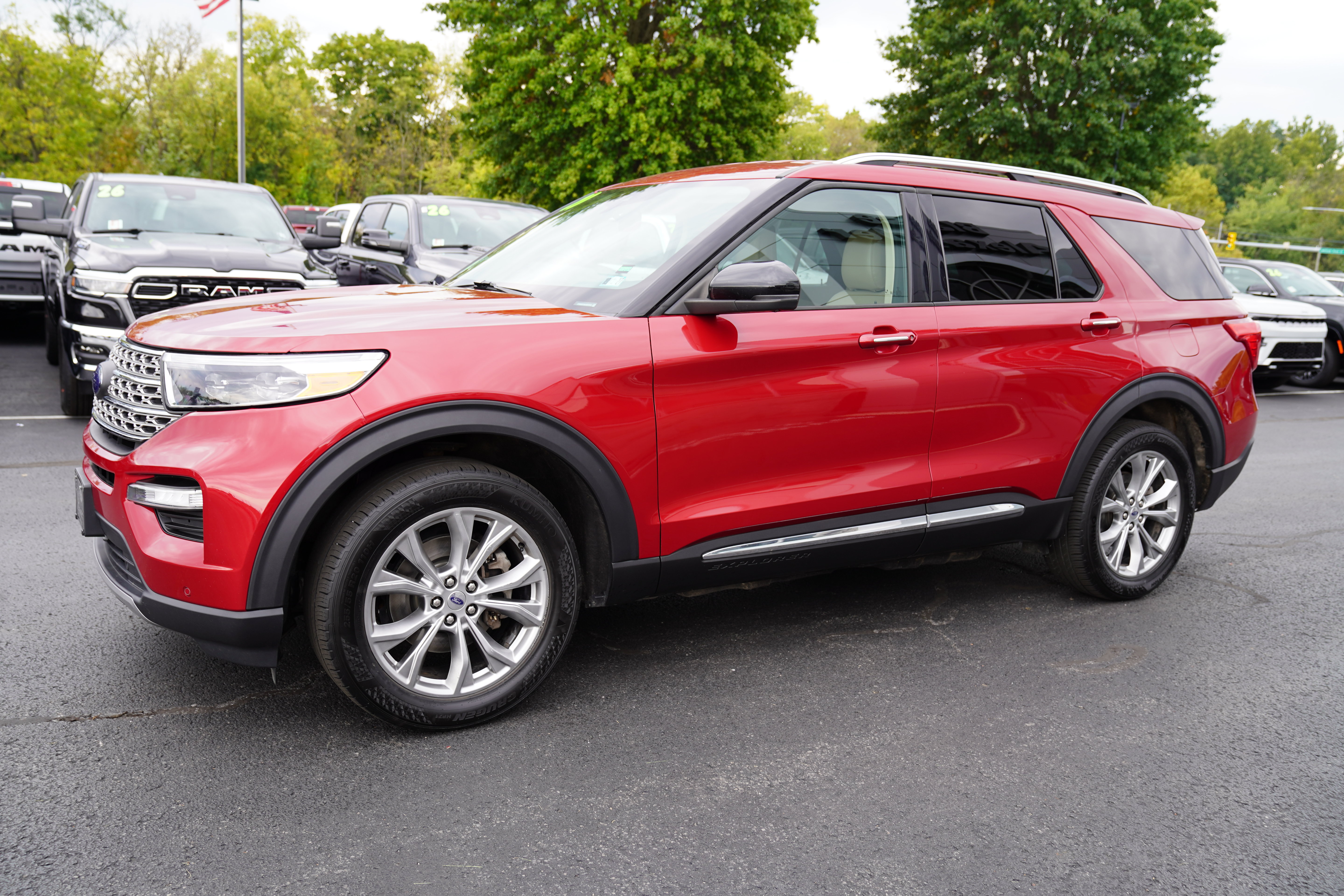 Used 2020 Ford Explorer Limited AWD/4WD image 11