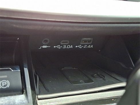 Used 2023 Subaru Outback Limited image 25