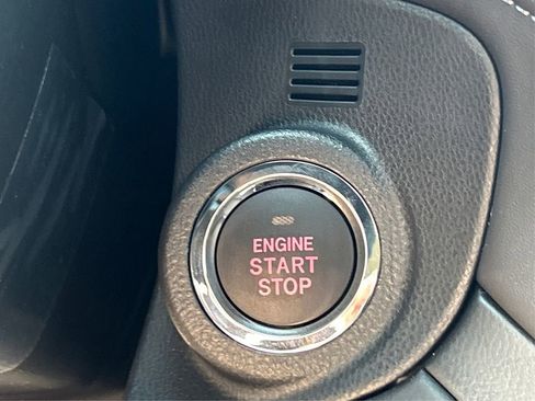 Certified 2025 Subaru Outback Limited image 36