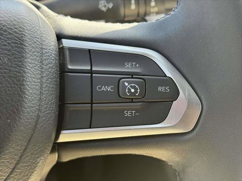 Certified 2023 Jeep Compass Latitude AWD/4WD image 21