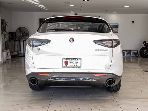 New 2025 Alfa Romeo Stelvio Sprint image 13