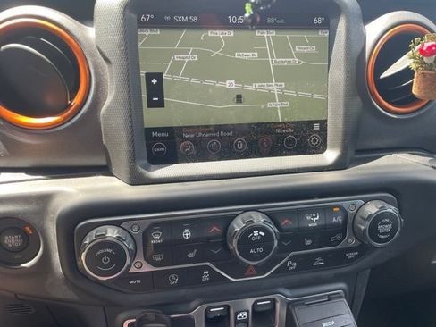 Used 2021 Jeep Gladiator Mojave AWD/4WD image 9