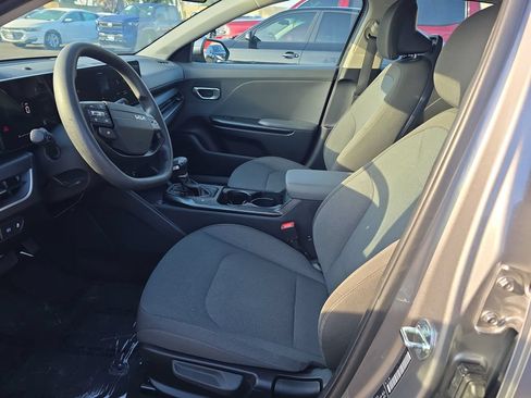 Used 2025 Kia K4 FWD image 9