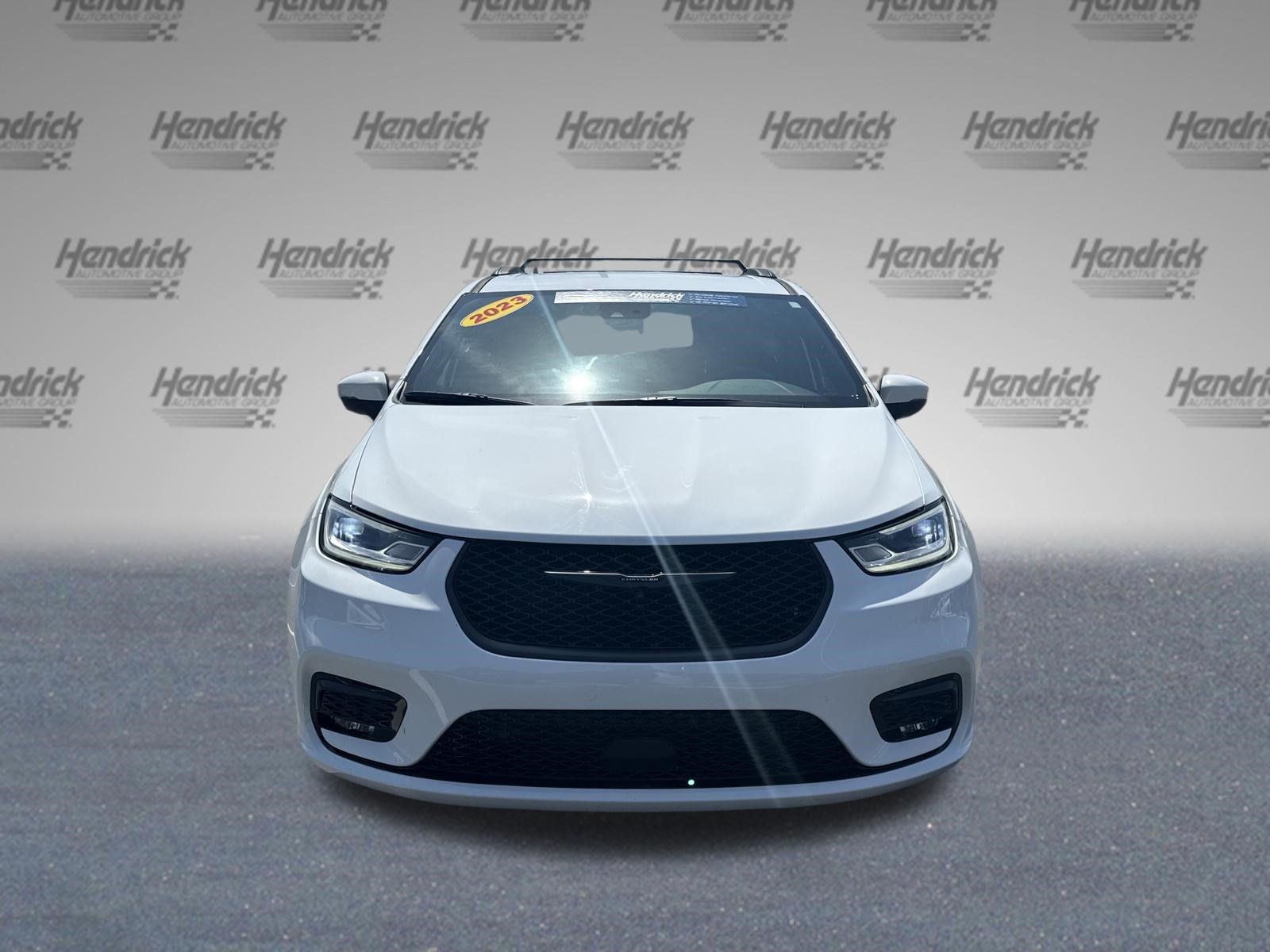 Used 2023 Chrysler Pacifica Touring-L w/ S Appearance Package FWD image 3