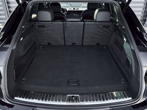 Used 2024 Porsche Cayenne Coupe image 15