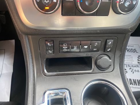 Used 2014 GMC Acadia SLE FWD image 15