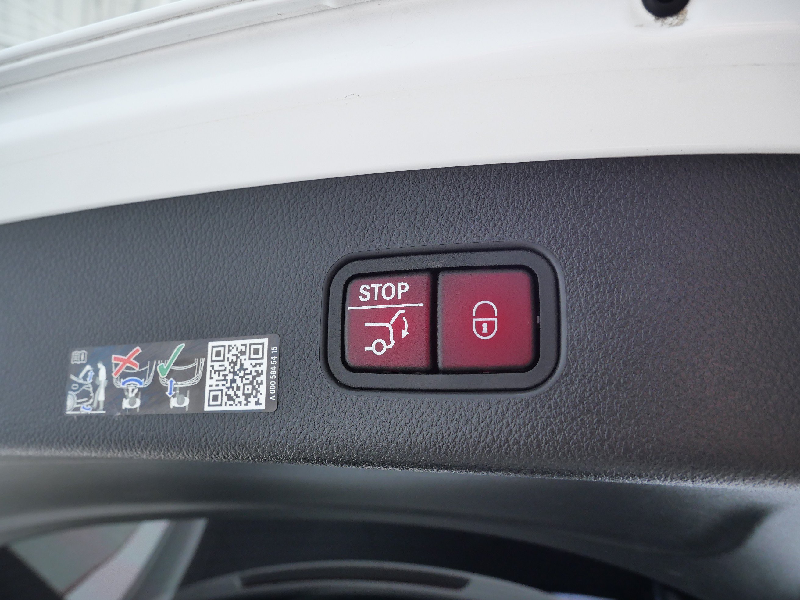 Used 2023 Mercedes-Benz GLC 300 4MATIC image 8
