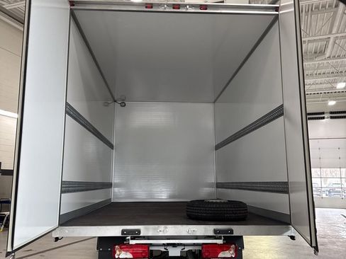 Used 2023 Mercedes-Benz Sprinter 3500 image 24