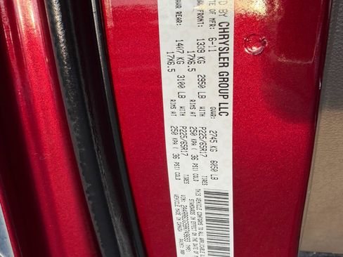 Used 2011 Chrysler Town & Country Limited image 12