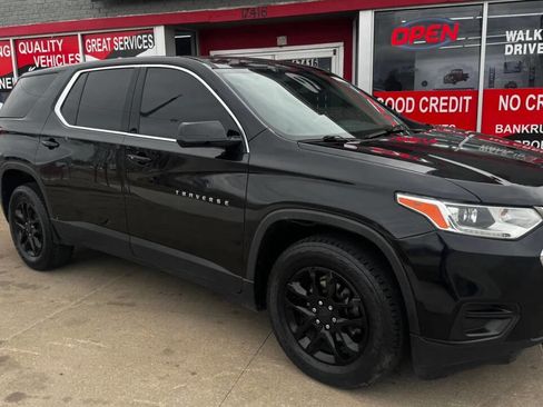 Used 2020 Chevrolet Traverse LS image 3